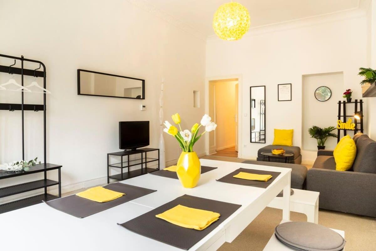 Modern 2 Bedroom Apartment In Berlin Schoeneberg Kültér fotó