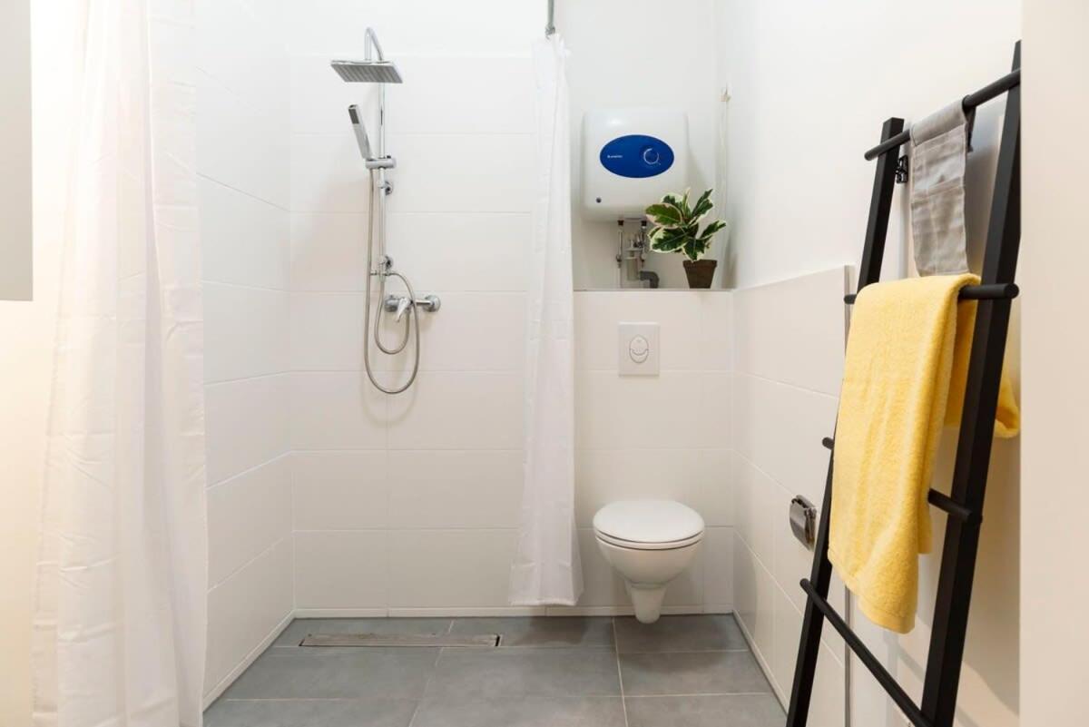 Modern 2 Bedroom Apartment In Berlin Schoeneberg Kültér fotó